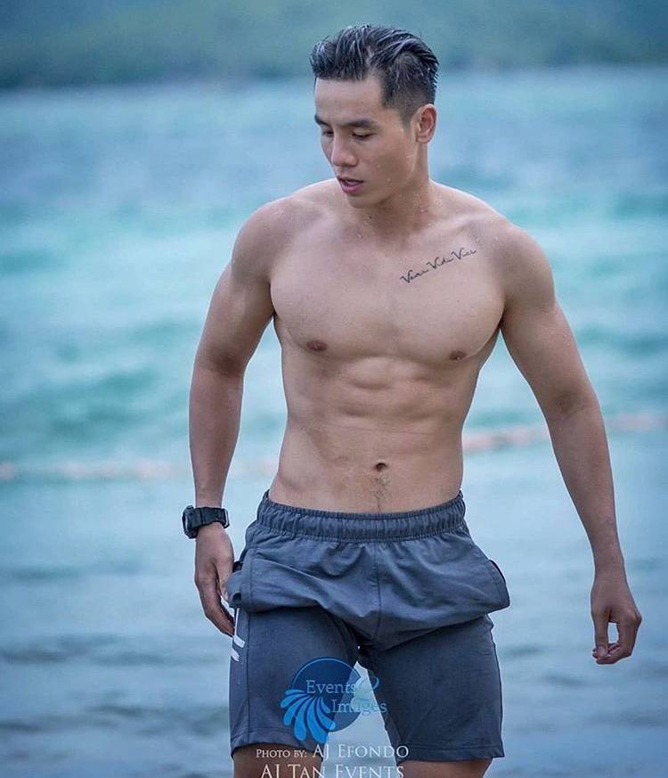 ถอดโชว์เรือนร่าง 2670