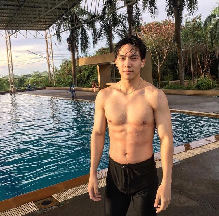 ถอดโชว์เรือนร่าง 2671