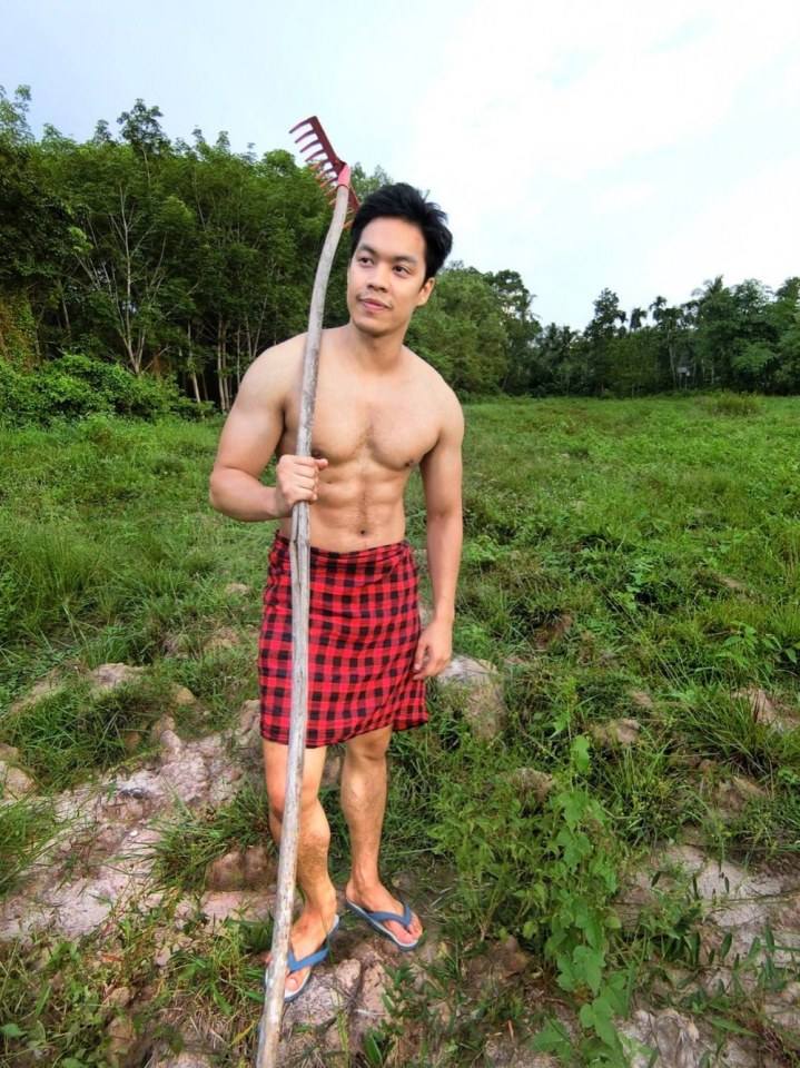 ถอดโชว์เรือนร่าง 2671