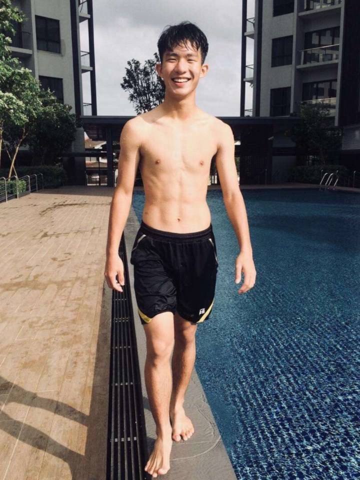 ถอดโชว์เรือนร่าง 2671