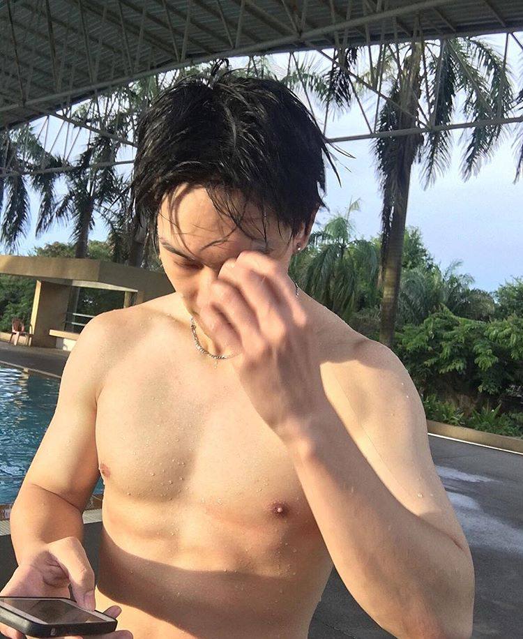 ถอดโชว์เรือนร่าง 2671