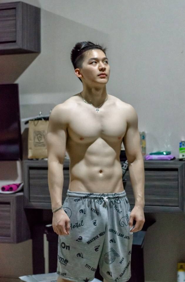 ถอดโชว์เรือนร่าง 2672