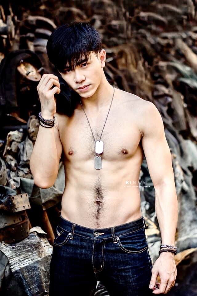 ถอดโชว์เรือนร่าง 2673