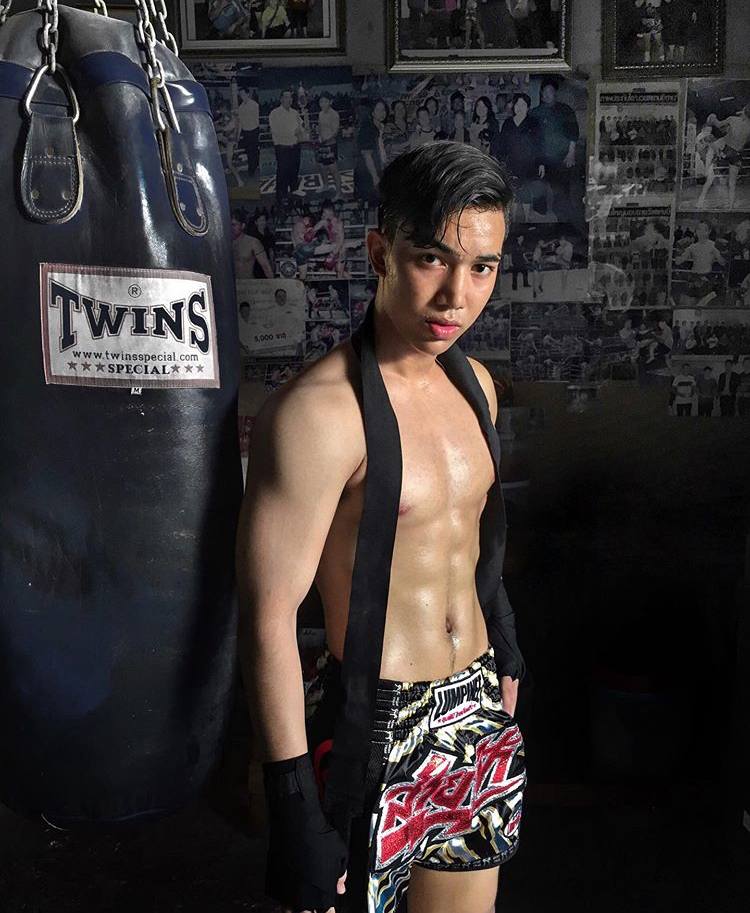 ถอดโชว์เรือนร่าง 2674