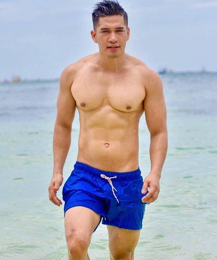 ถอดโชว์เรือนร่าง 2674