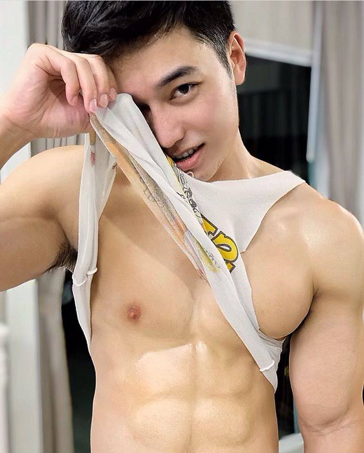 ถอดโชว์เรือนร่าง 2674