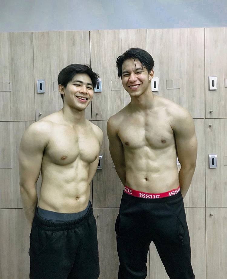 ถอดโชว์เรือนร่าง 2674