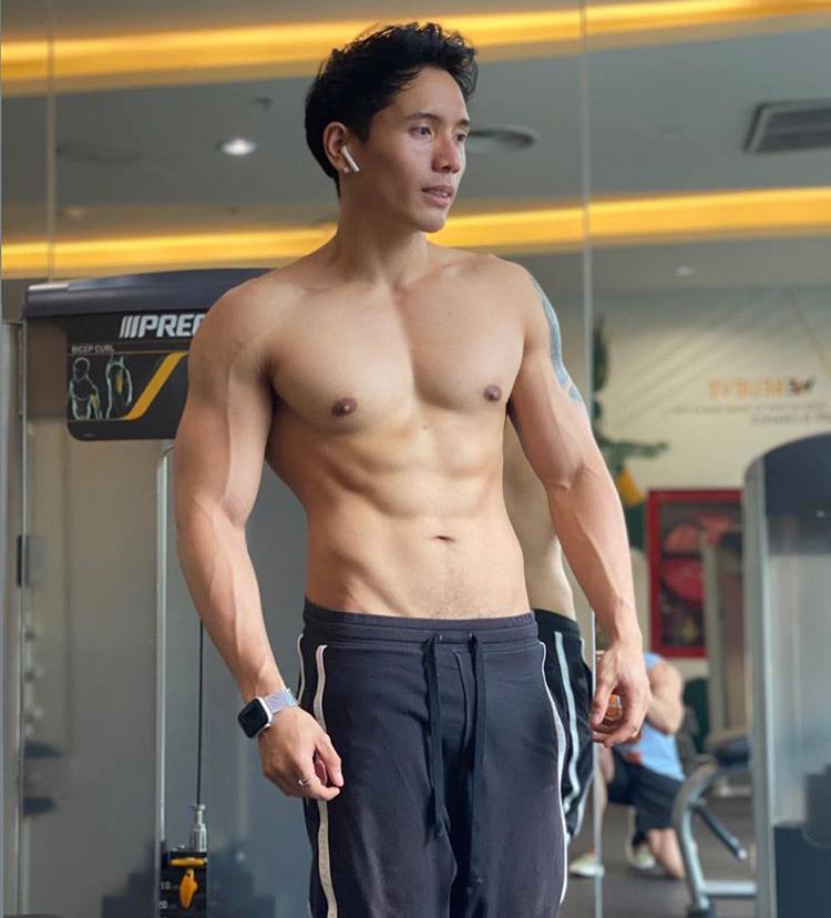 ถอดโชว์เรือนร่าง 2674