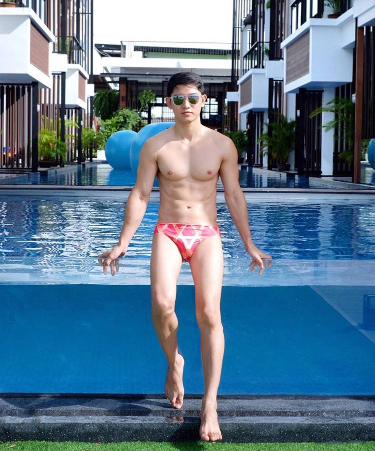 ผู้ชาย นมสวย {2}