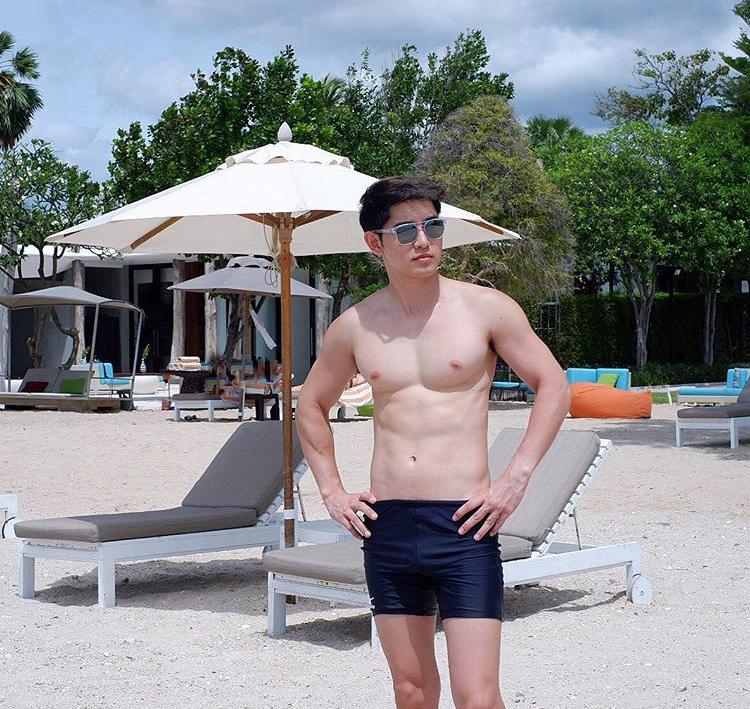 ผู้ชาย นมสวย {2}