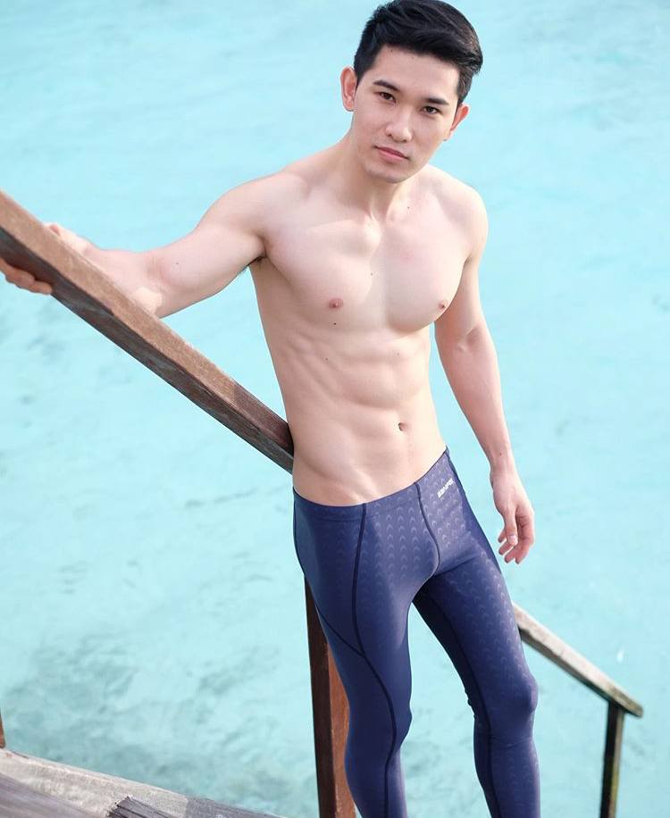 ผู้ชาย นมสวย {2}