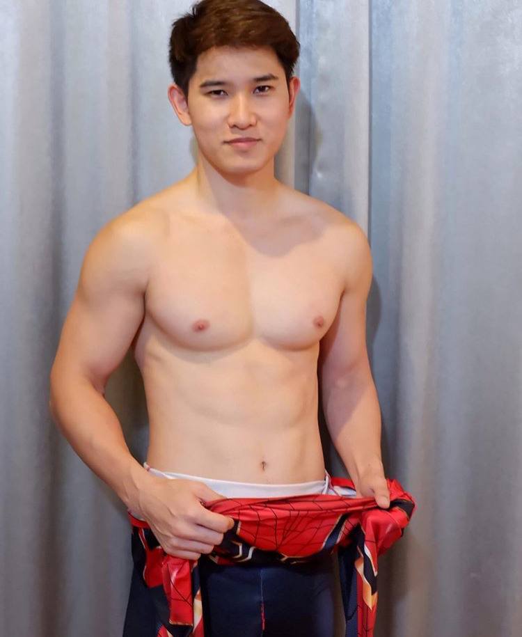 ผู้ชาย นมสวย {2}
