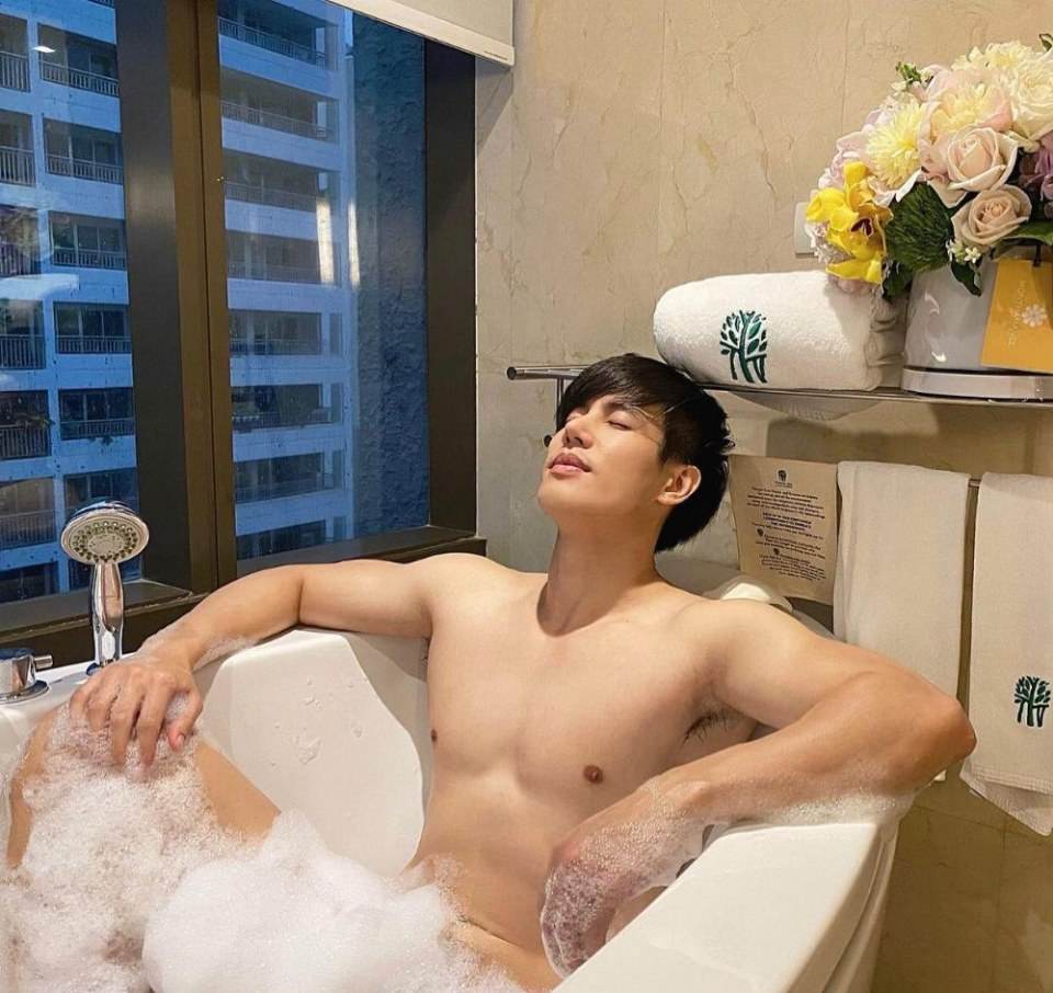 HAPPY SEXYmens STAR } 8