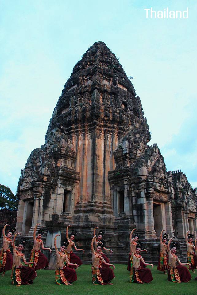 Thailand 🇹🇭 | Phimai historical park performance