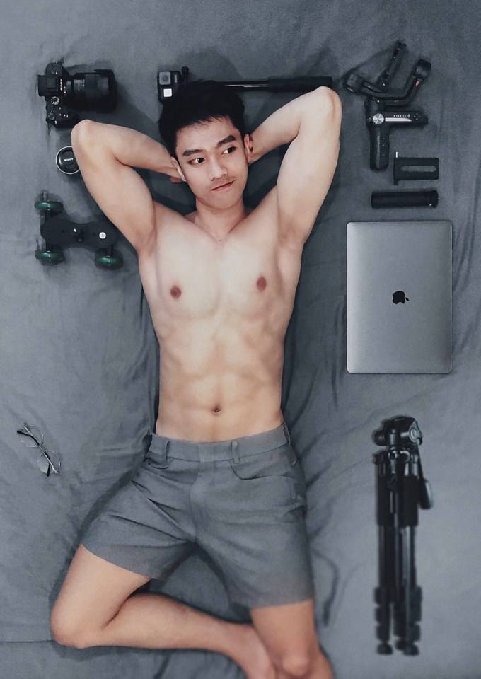 ถอดโชว์เรือนร่าง 2678