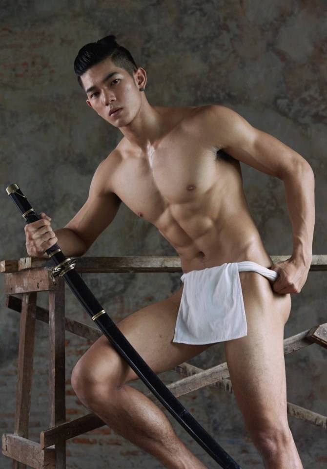 ถอดโชว์เรือนร่าง 2679