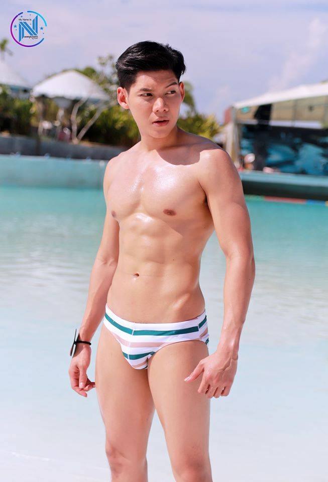 ถอดโชว์เรือนร่าง 2679