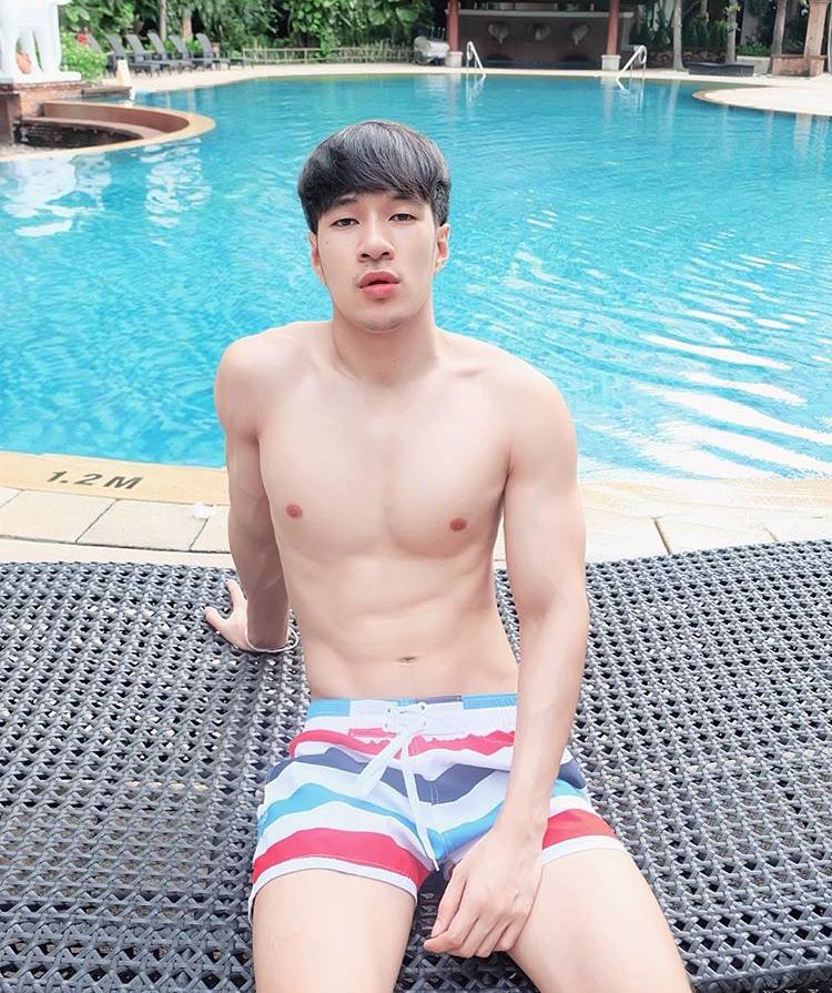 ผู้ชาย นมสวย {5}