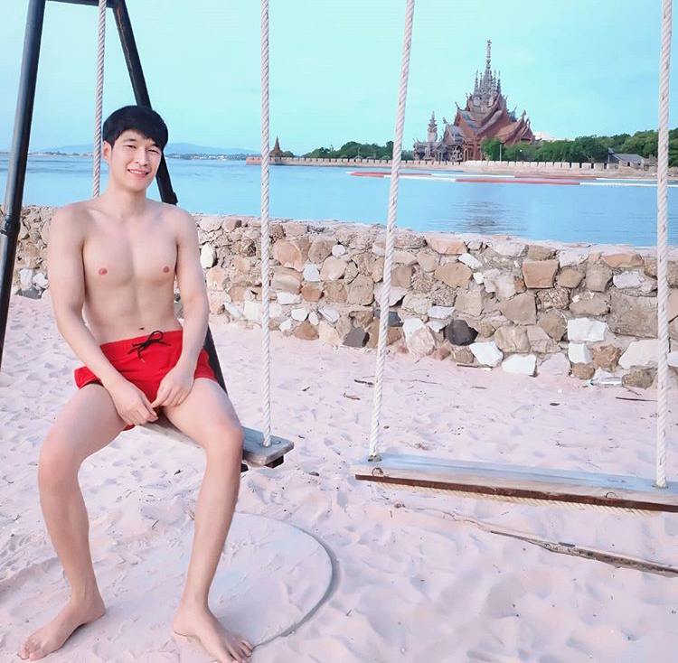 ผู้ชาย นมสวย {5}