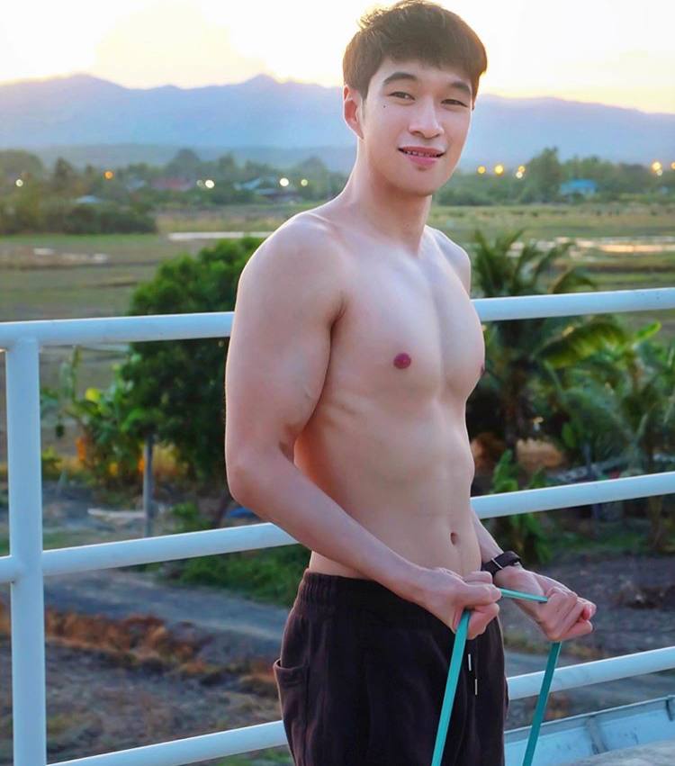ผู้ชาย นมสวย {5}