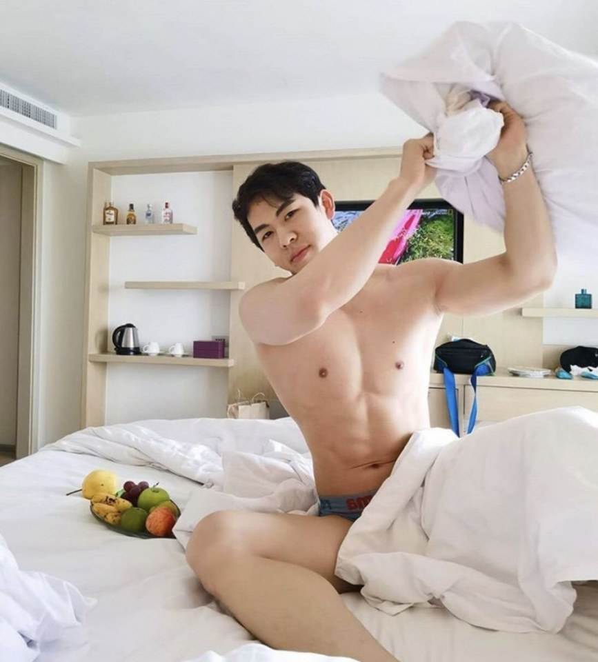 HAPPY STAROPPA LAND & 6