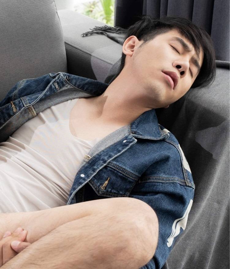 หนุ่มหล่อขึ้นปก 815.1