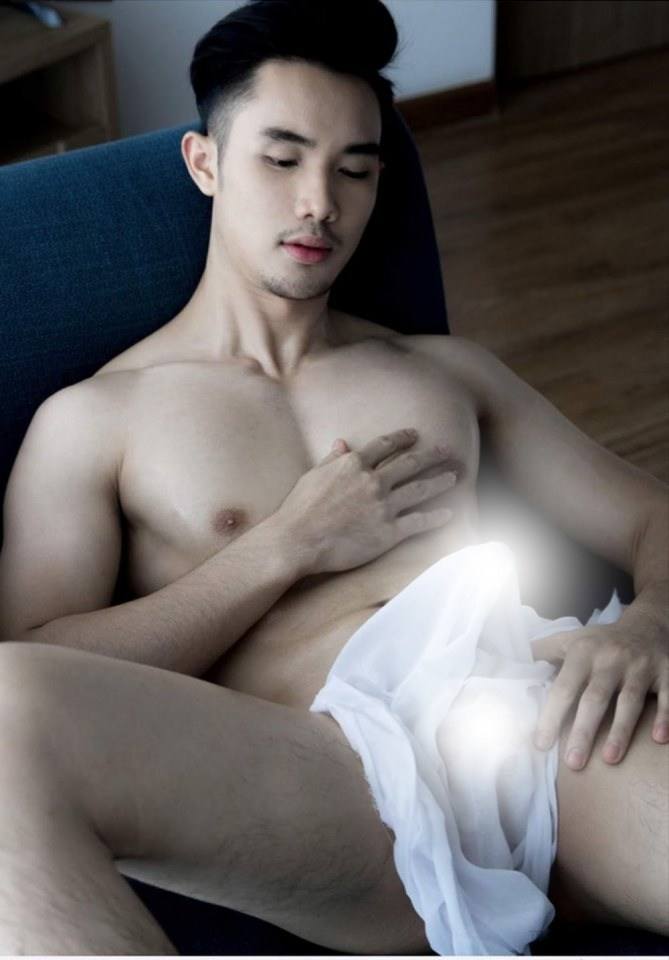 หนุ่มหล่อขึ้นปก 757.10