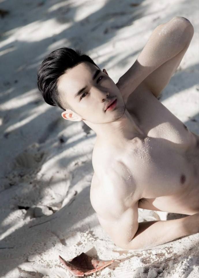 หนุ่มหล่อขึ้นปก 757.10