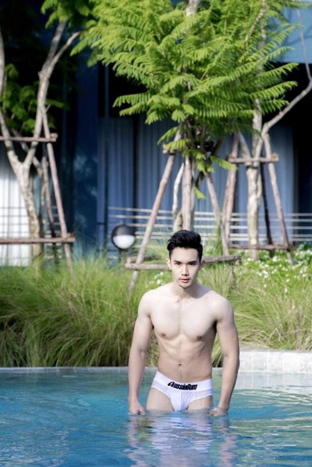 หนุ่มหล่อขึ้นปก 757.10