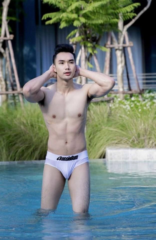 หนุ่มหล่อขึ้นปก 757.10