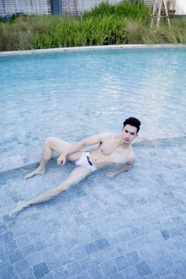 หนุ่มหล่อขึ้นปก 757.10