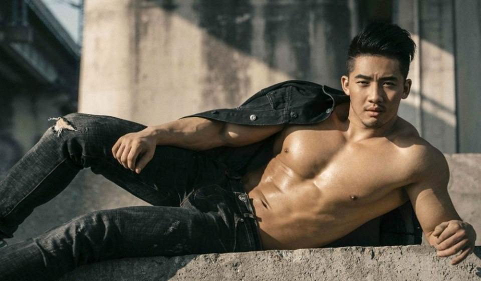 หนุ่มหล่อขึ้นปก 816.1