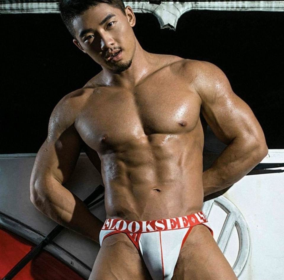 หนุ่มหล่อขึ้นปก 816.1