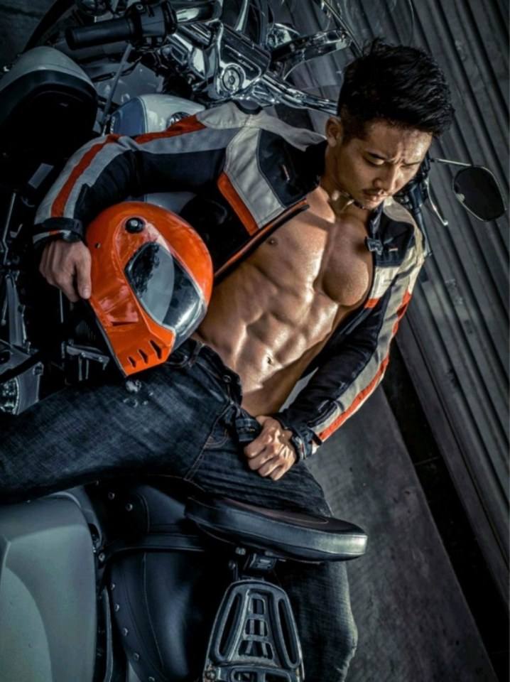 หนุ่มหล่อขึ้นปก 816.1
