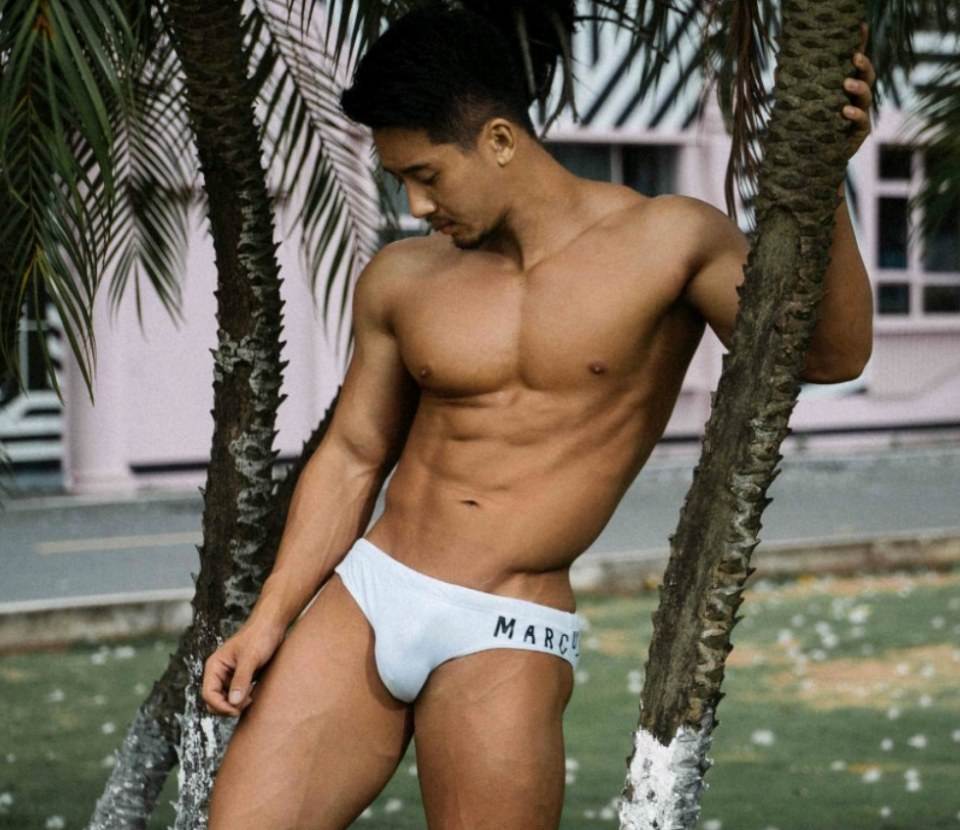 หนุ่มหล่อขึ้นปก 816.1