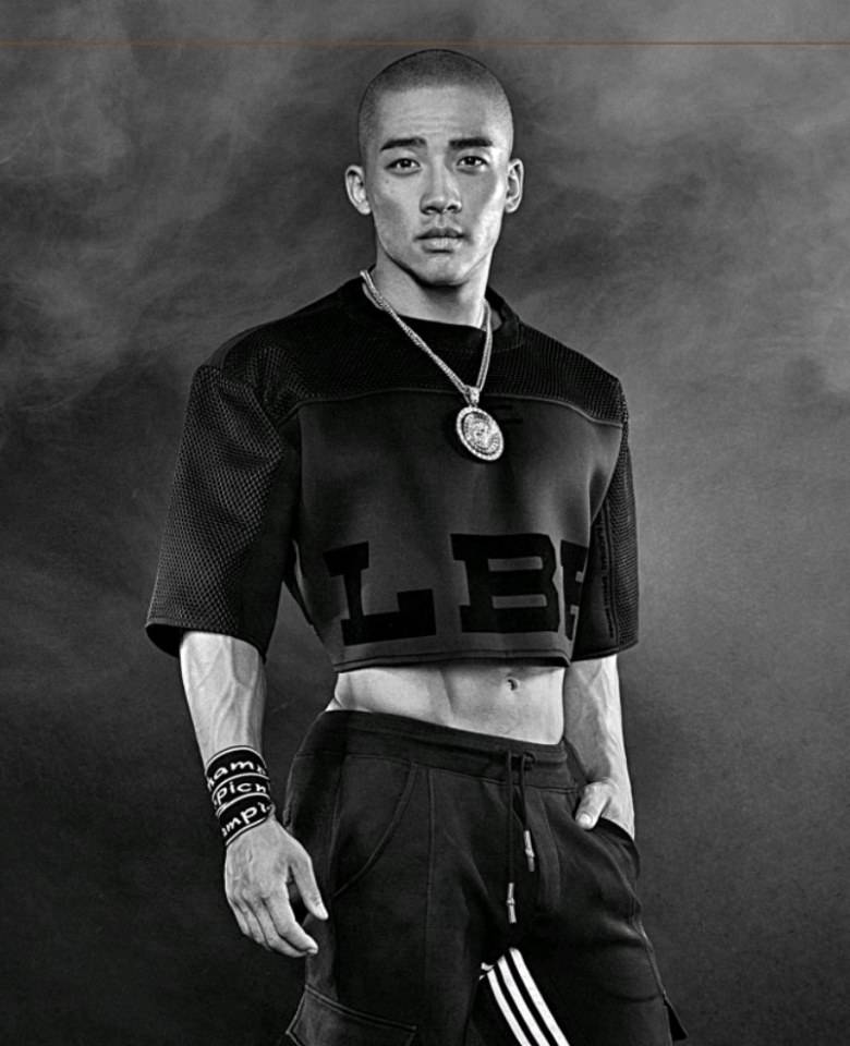 หนุ่มหล่อขึ้นปก 817.1