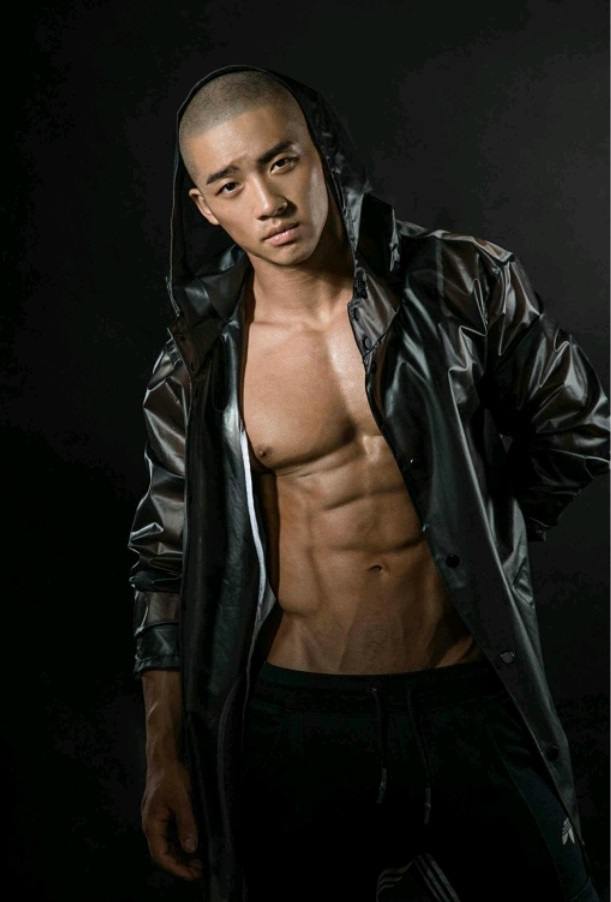 หนุ่มหล่อขึ้นปก 817.1