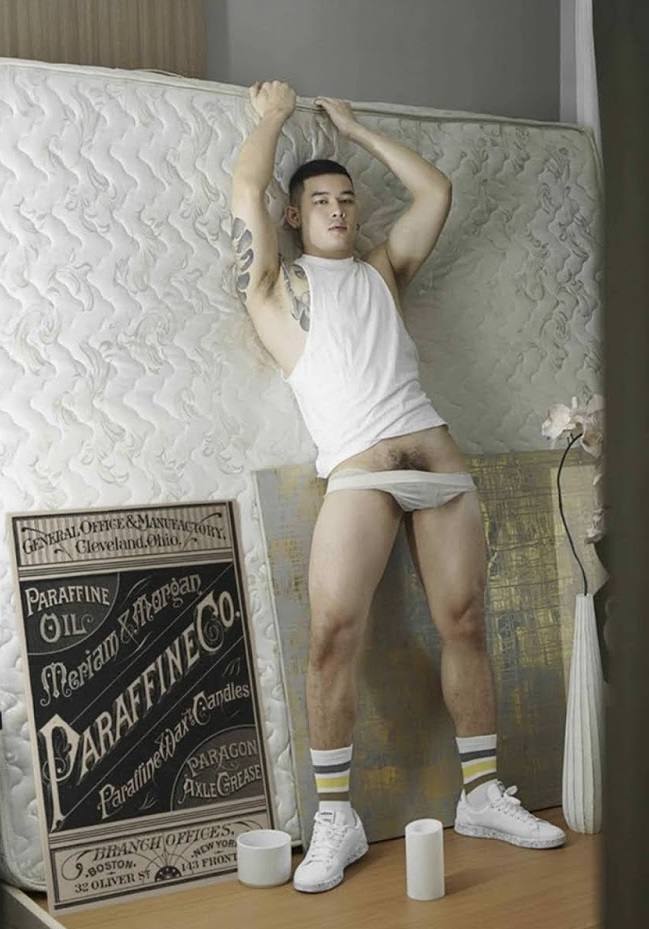 หนุ่มหล่อขึ้นปก 820