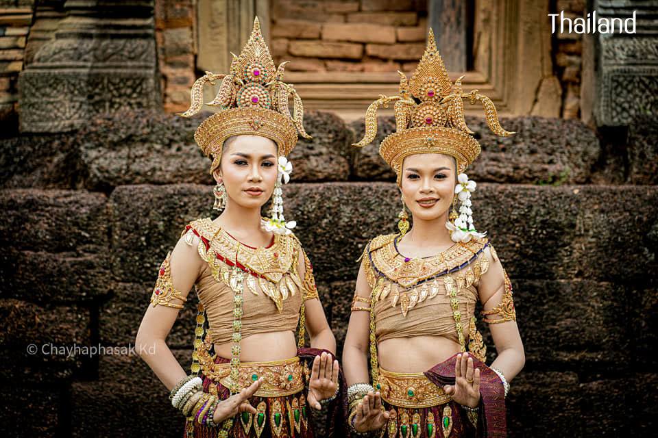 Thailand ðđð |THAI APSARA: āļāļēāļāļāļąāļāļŠāļĢāđāļŦāđāļāļāļĢāļēāļŠāļēāļāļĻāļĩāļāļĢāļ āļđāļĄāļī āļ.āļŠāļļāļĢāļīāļāļāļĢāđ