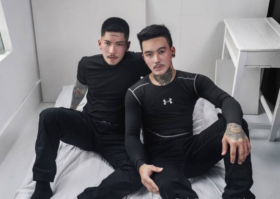 หนุ่มหล่อขึ้นปก 818.2