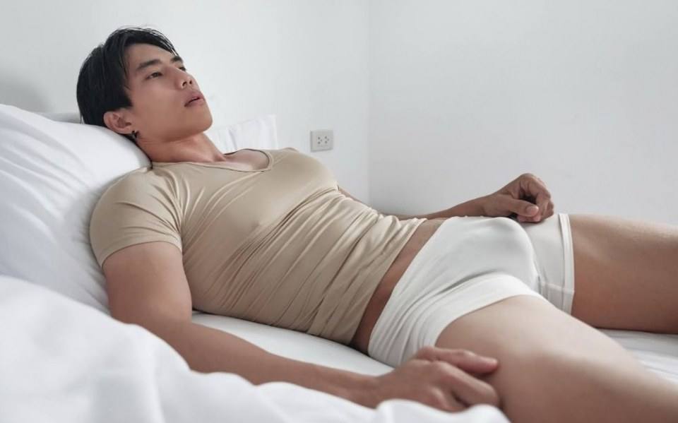 หนุ่มหล่อขึ้นปก 809.3