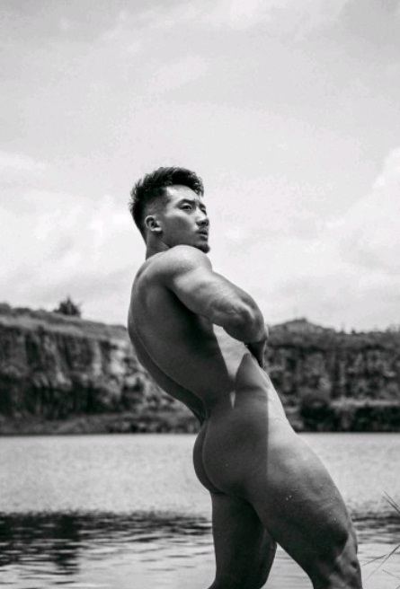 หนุ่มหล่อขึ้นปก 816.2
