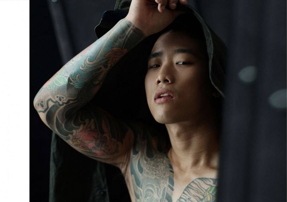 หนุ่มหล่อขึ้นปก 824