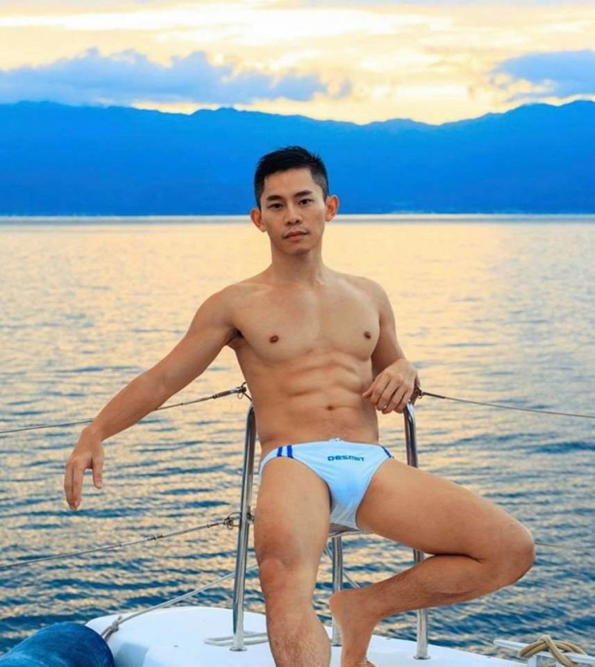 HAPPY HEALTHYsexyMen } 5