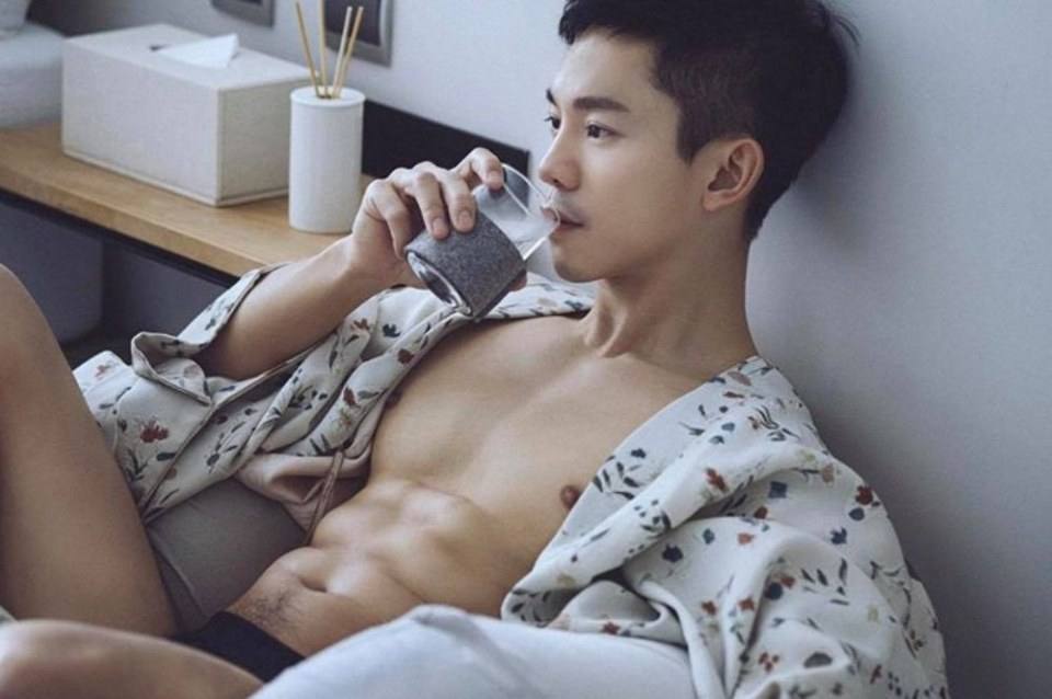 HAPPY HEALTHYsexyMen } 5