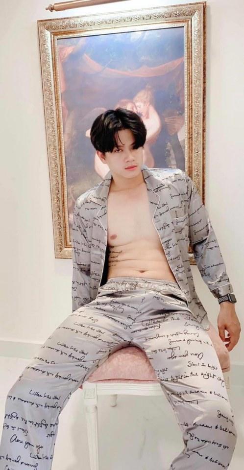 HAPPY HEALTHYsexyMen } 5
