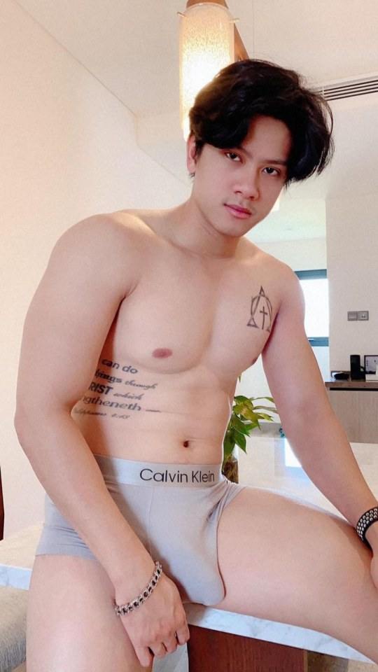 HAPPY HEALTHYsexyMen } 5
