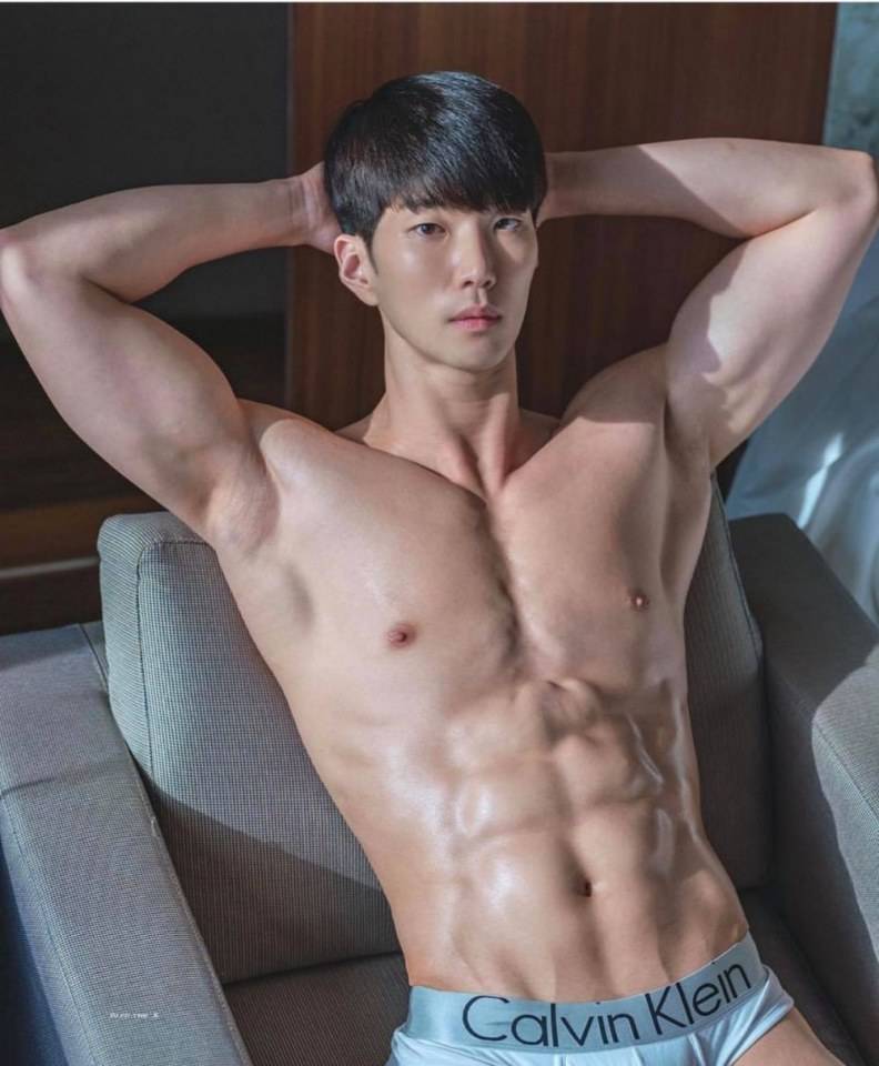 HAPPY HEALTHYsexyMen } 6