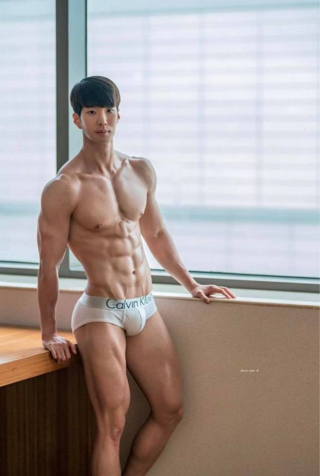 HAPPY HEALTHYsexyMen } 6