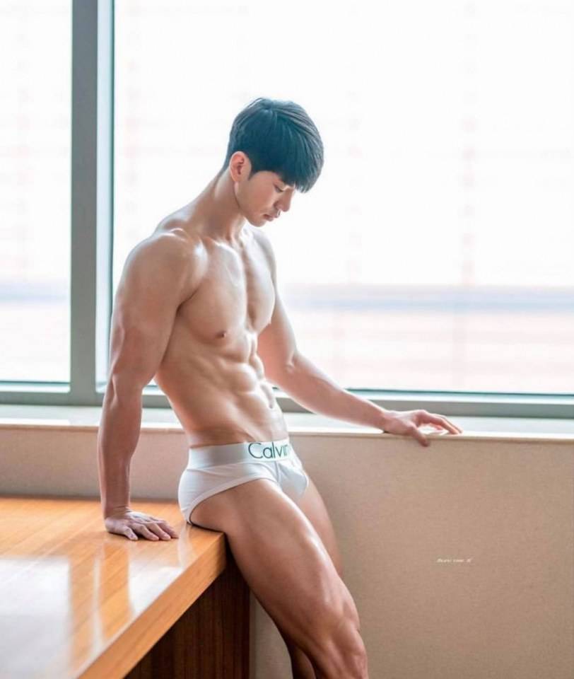 HAPPY HEALTHYsexyMen } 6
